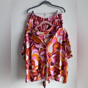 XXL blouse and shorts set
Ava & Viv